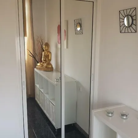 A La Isleta Apartment *